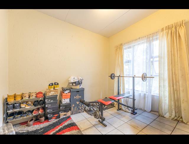 2 BEDROOM SECTIONAL TITLE FOR SALE IN DOUGLASDALE